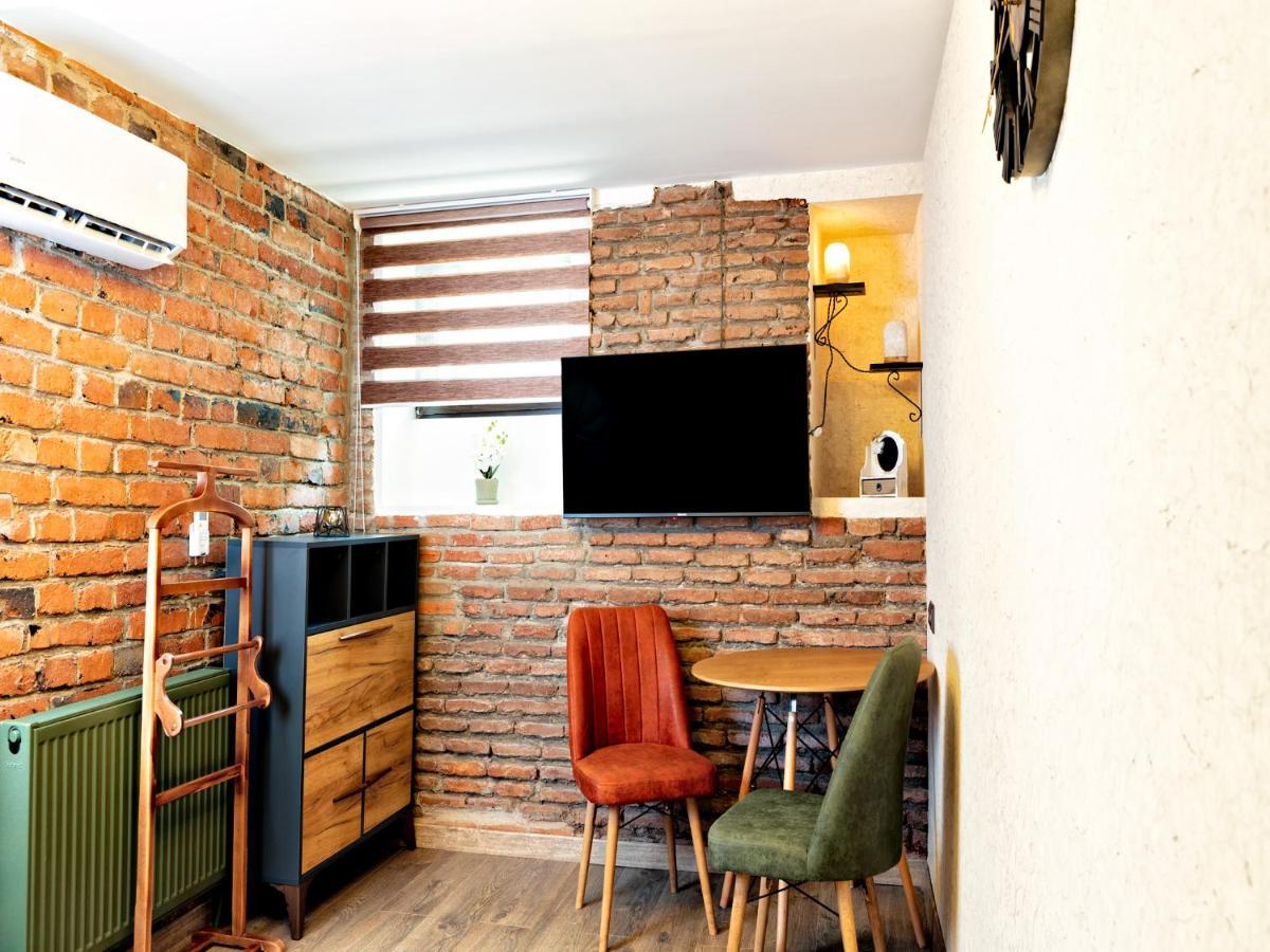 6 Unique Apartament